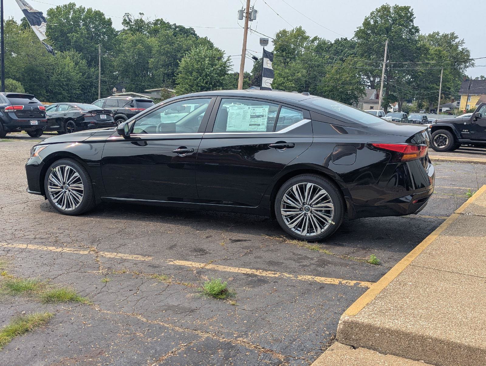 New 2026 Nissan Altima 2.5 SV w/ SV Premium Package FWD image 5