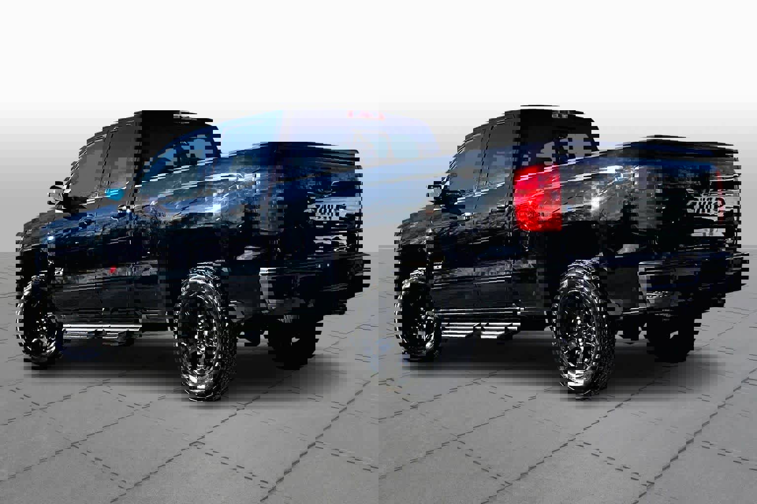 Used 2018 Chevrolet Silverado 1500 LT w/ All Star Edition image 11