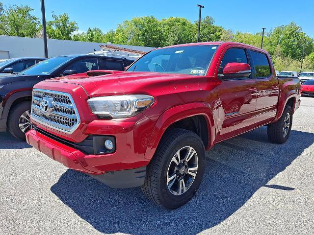 Used 2017 Toyota Tacoma TRD Sport w/ Tow Package (A/T) AWD/4WD image 3