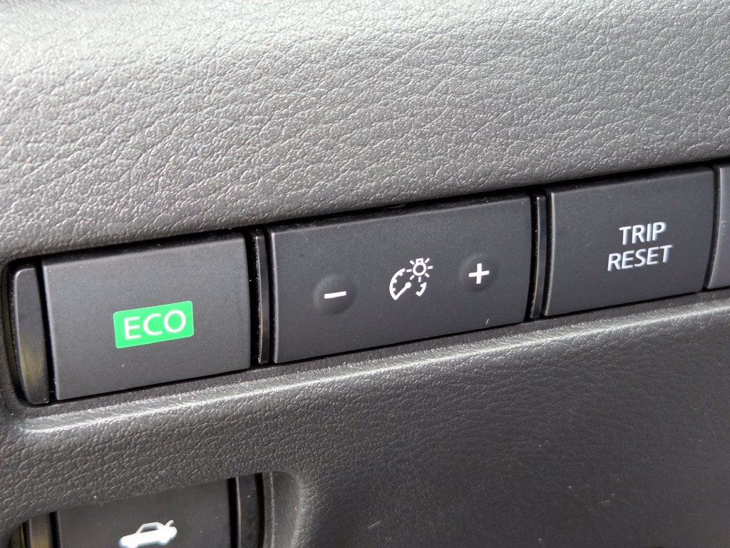 Used 2024 Nissan Sentra SV FWD image 8