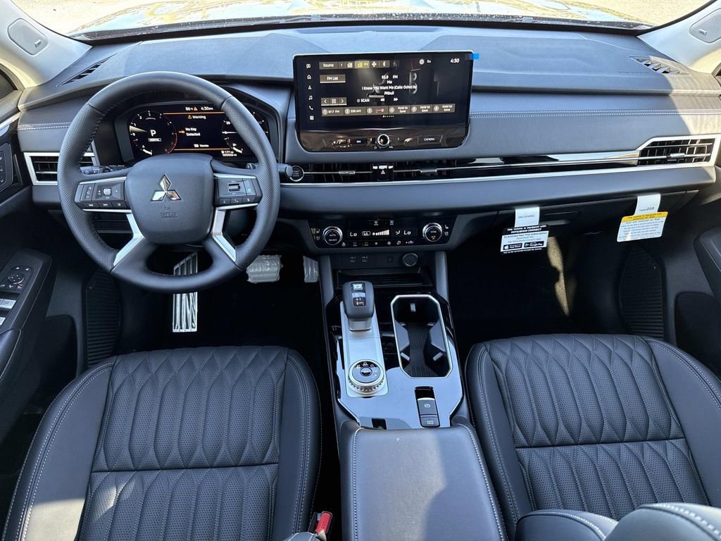 New 2025 Mitsubishi Outlander SEL image 16