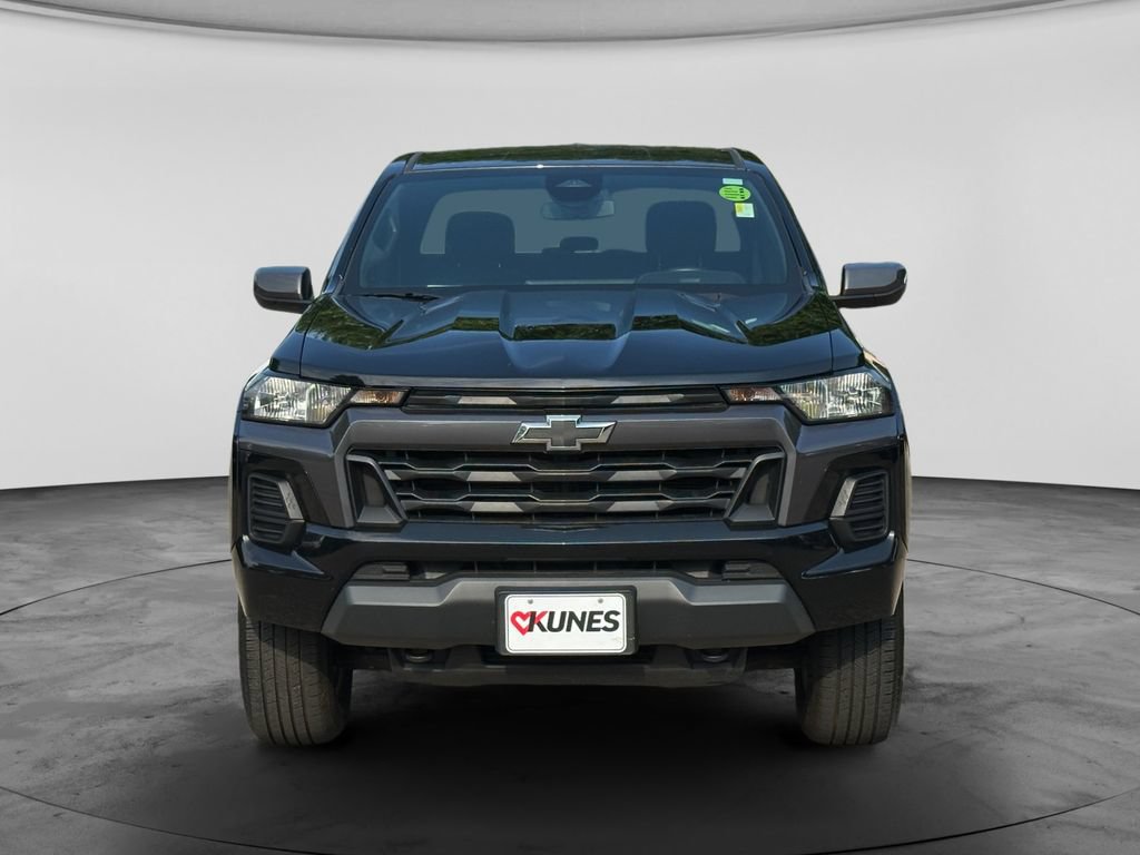 Used 2023 Chevrolet Colorado LT AWD/4WD image 2