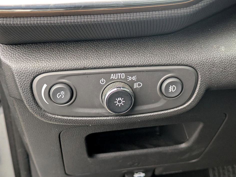 Used 2023 Chevrolet TrailBlazer ACTIV w/ Sun and Liftgate Package image 17