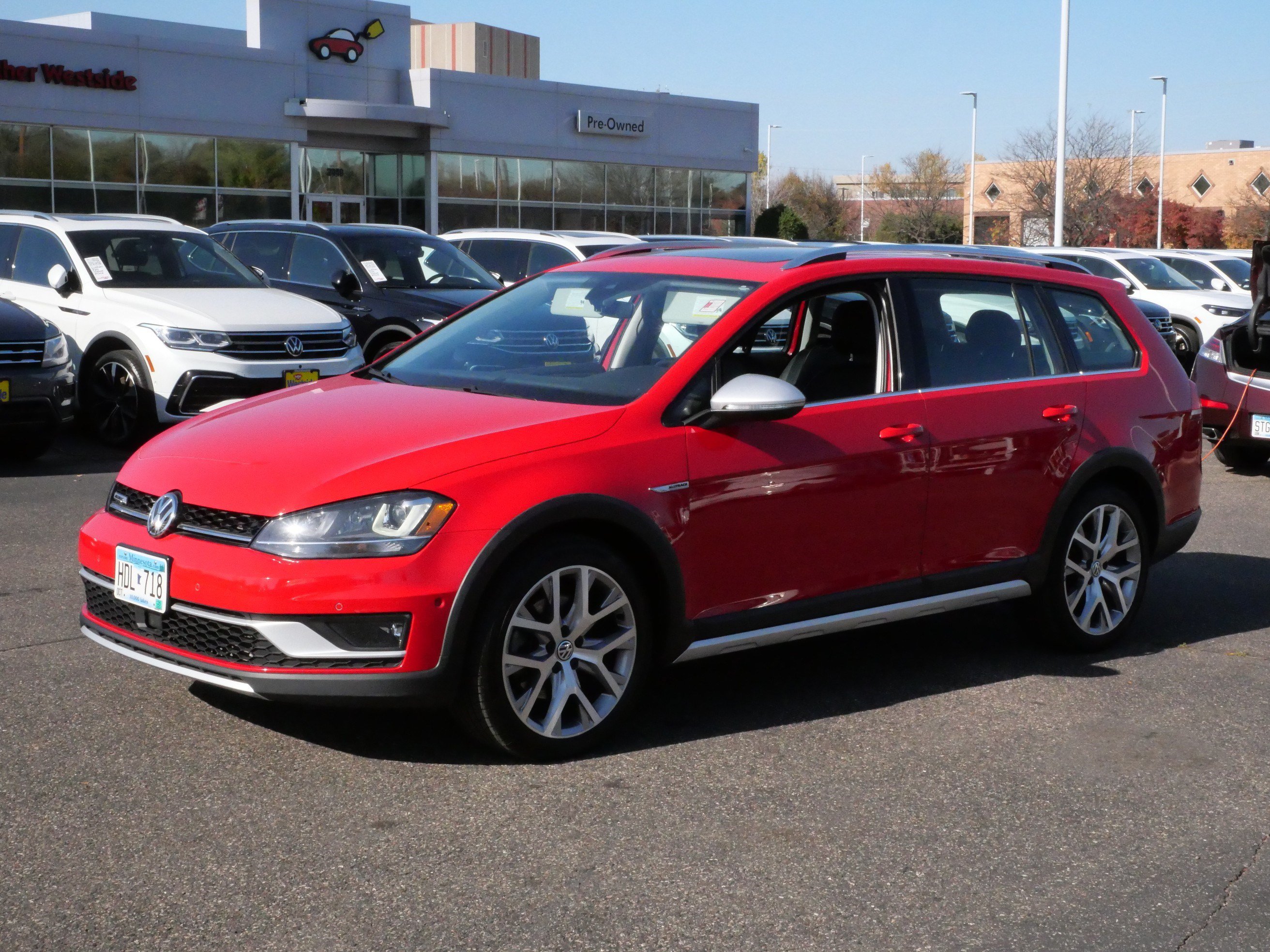 Used 2017 Volkswagen Golf Alltrack SEL AWD/4WD image 3