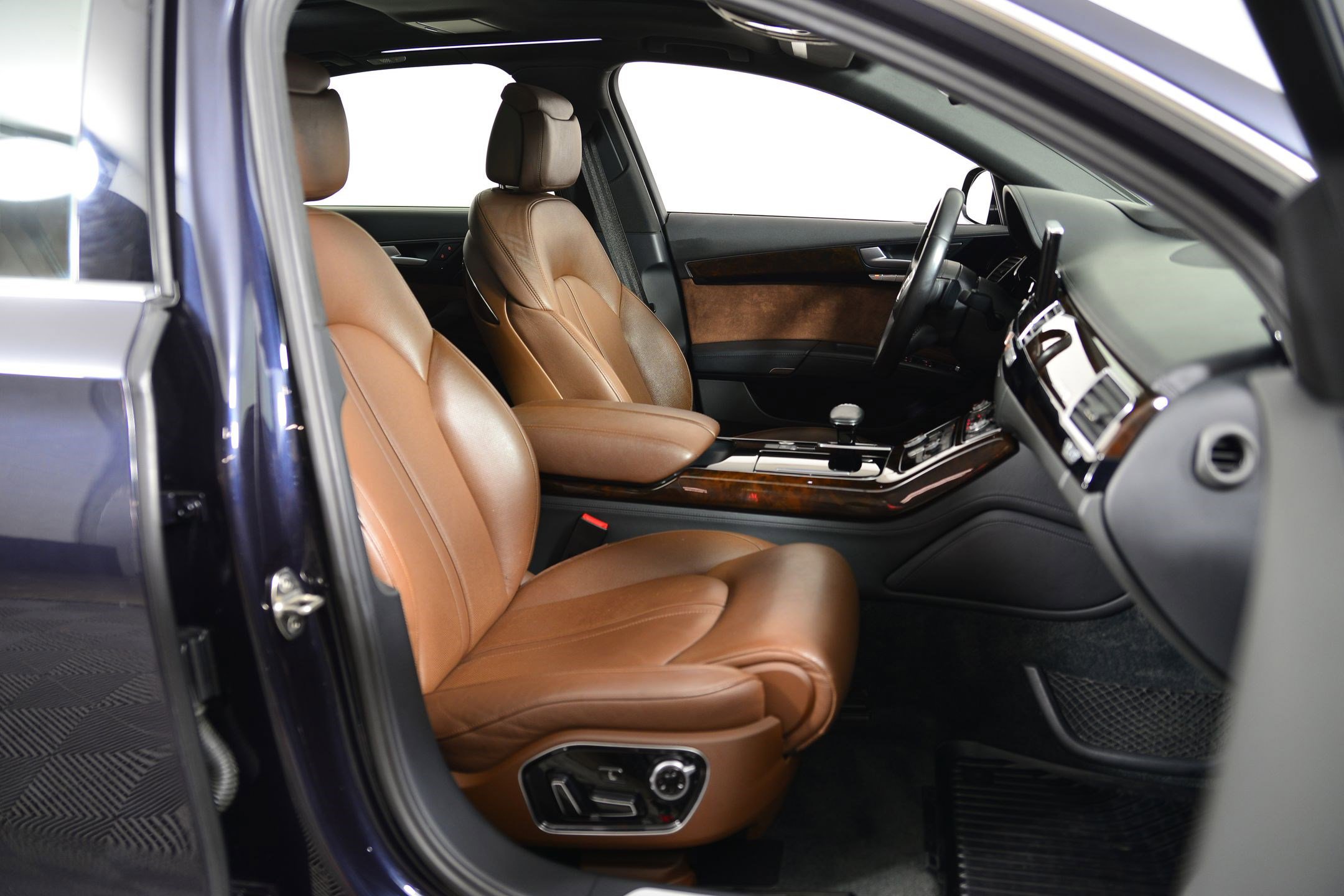 Used 2016 Audi A8 L 3.0T w/ Executive Package image 17