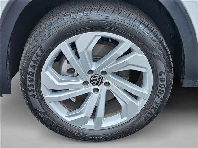 Used 2023 Volkswagen Atlas SE image 24