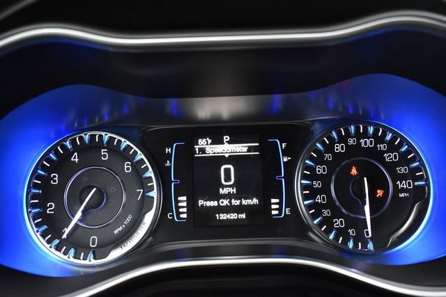 Used 2015 Chrysler 200 Limited FWD image 11