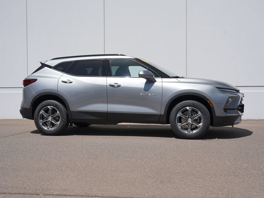 Used 2023 Chevrolet Blazer LT w/ Convenience Package AWD/4WD image 2