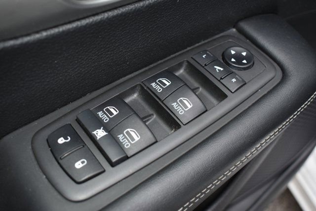 Used 2021 Chrysler Pacifica Limited w/ S Appearance Package image 15