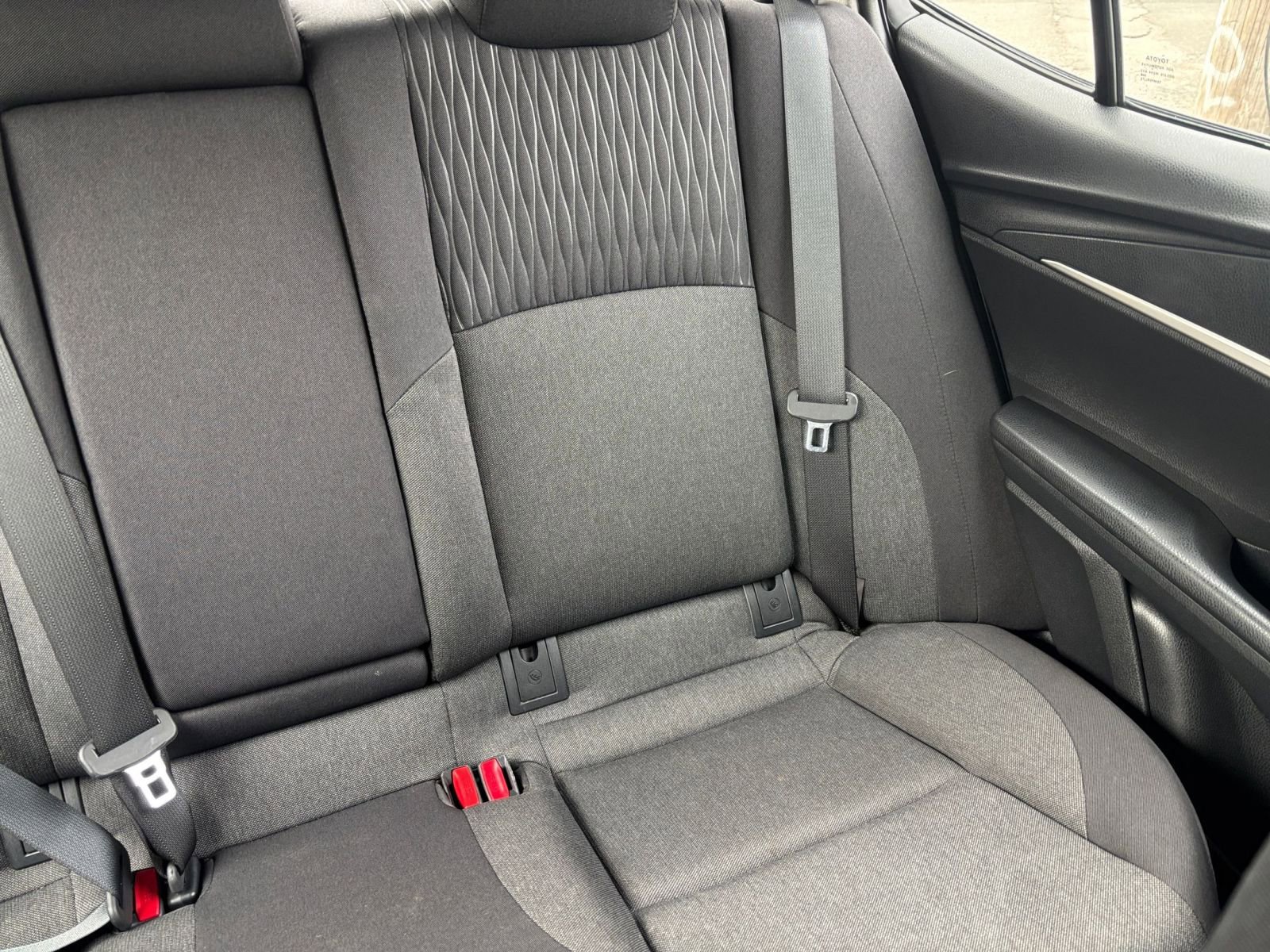 Used 2025 Toyota Camry LE image 31