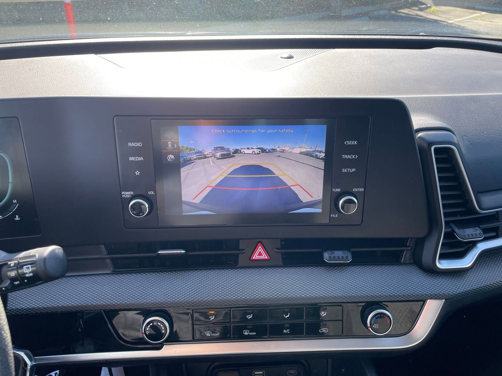 Used 2025 Kia Sportage LX image 22