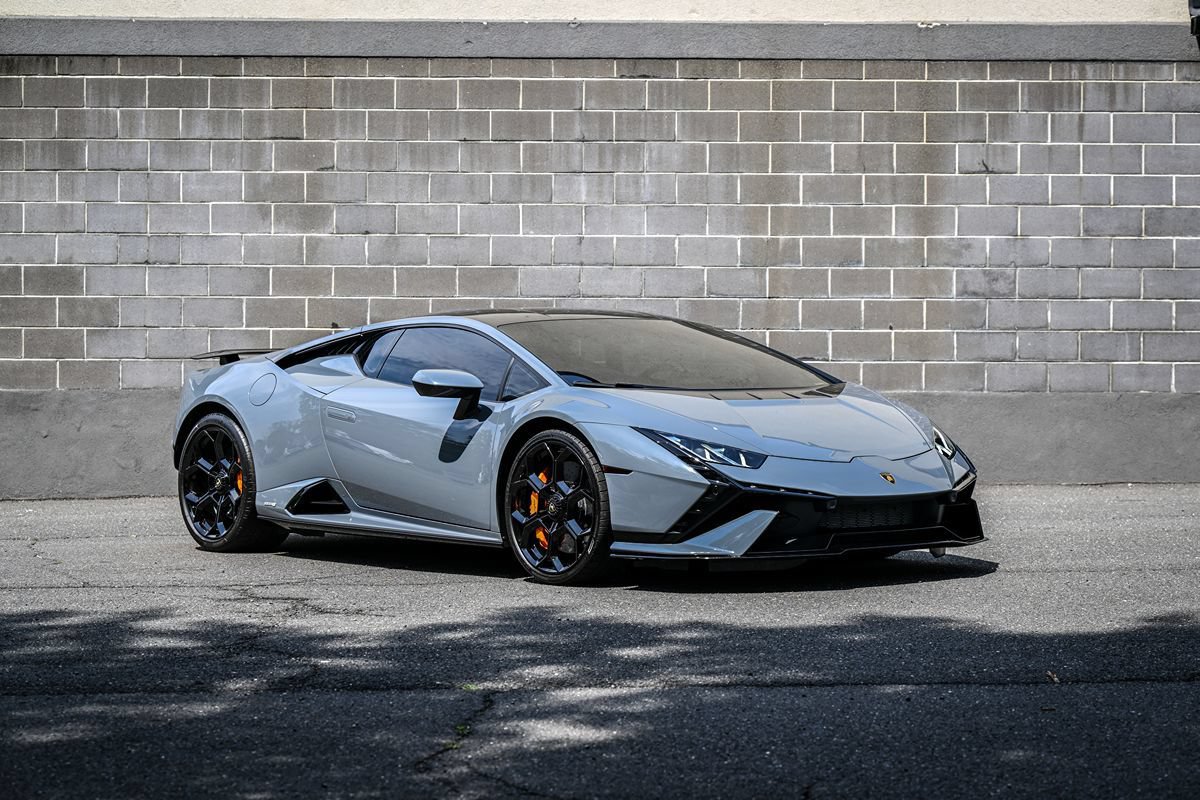 Used 2024 Lamborghini Huracan Tecnica RWD image 2