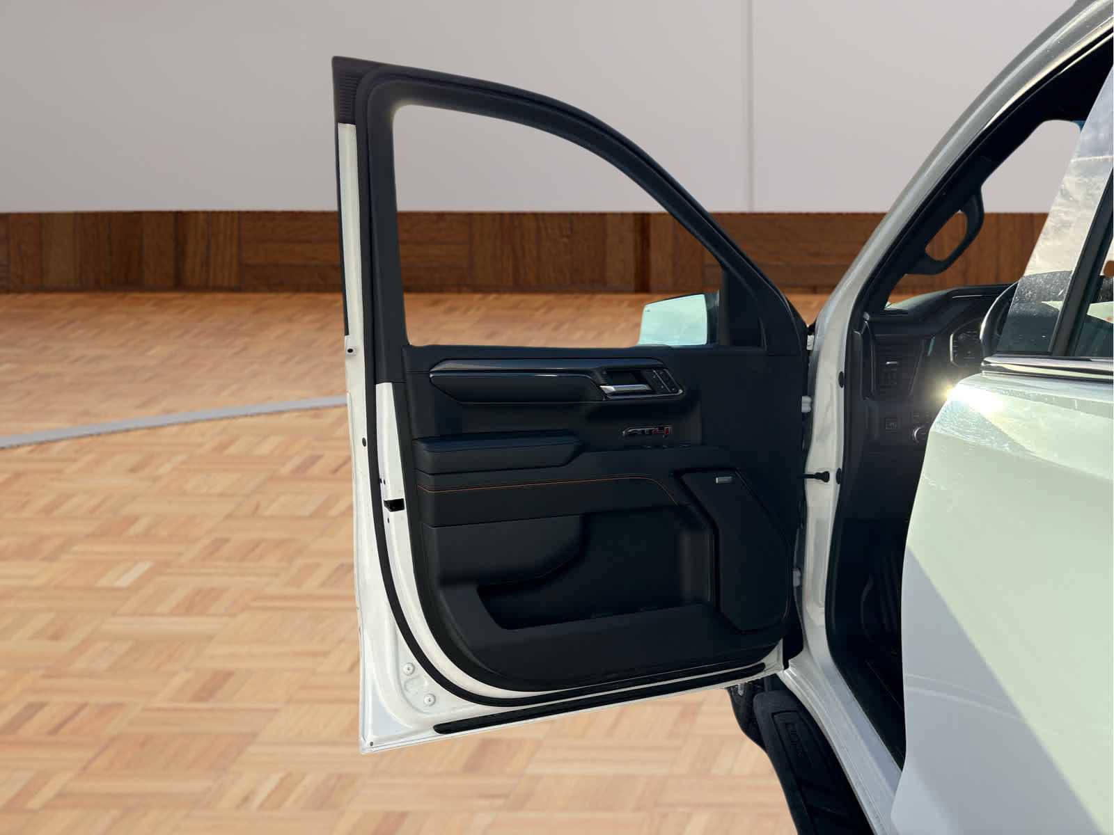 Used 2022 GMC Sierra 1500 AT4 w/ AT4 Premium Package image 9