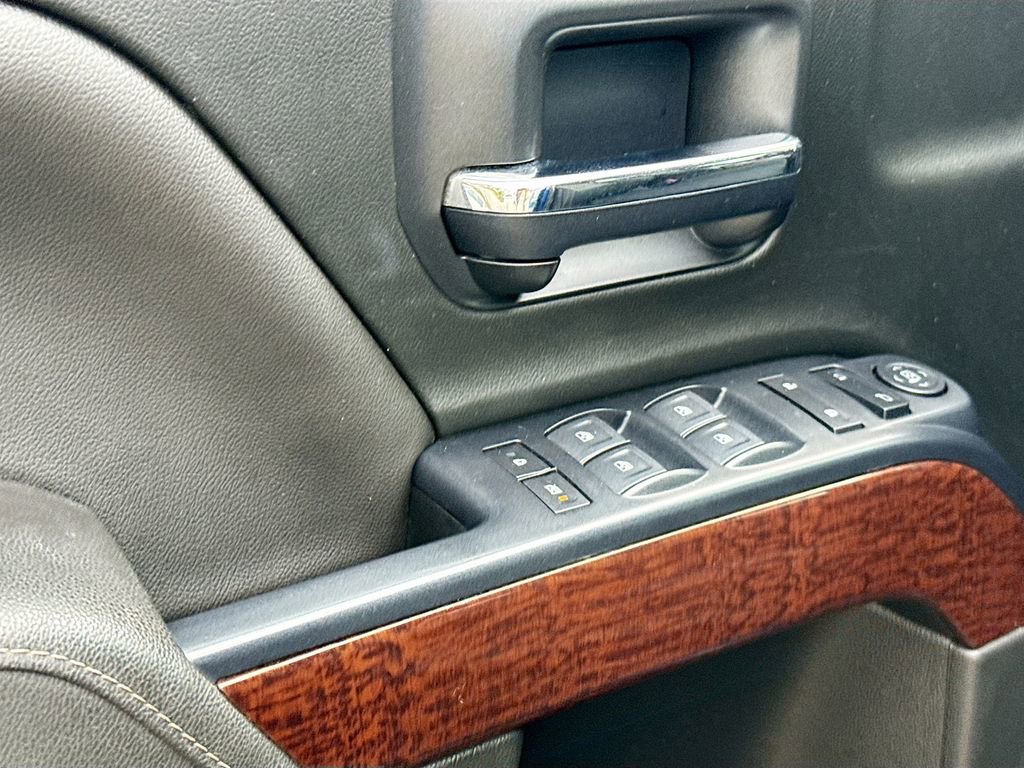 Used 2018 GMC Sierra 1500 SLE image 18