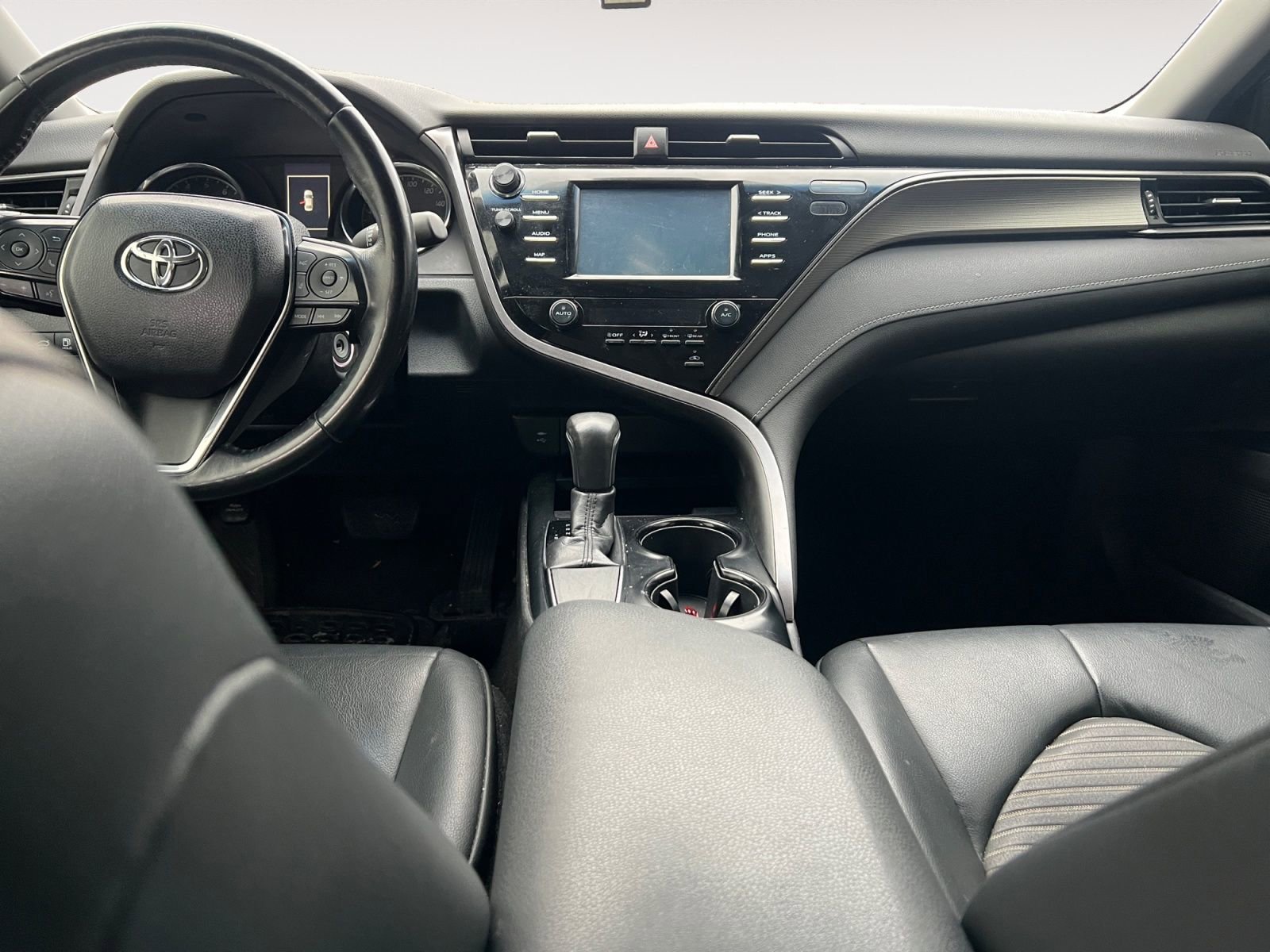 Used 2019 Toyota Camry SE FWD image 10