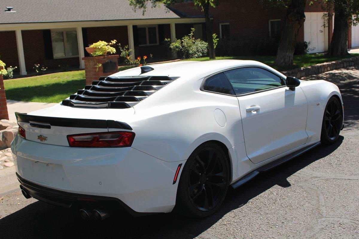 Used 2017 Chevrolet Camaro LT RWD image 6