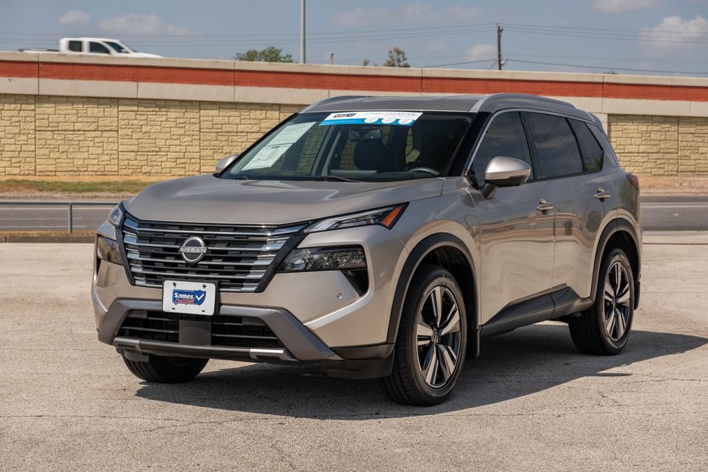 Used 2024 Nissan Rogue SL FWD image 4
