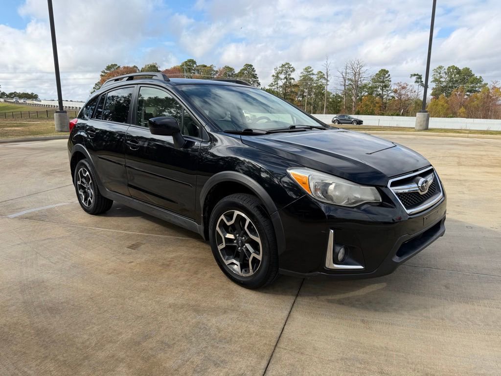 Used 2017 Subaru Crosstrek 2.0i Premium w/ Moonroof Package image 7