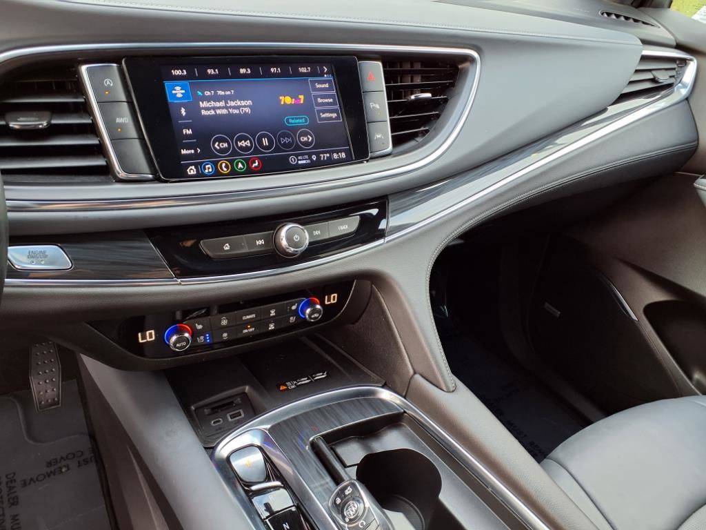 Used 2024 Buick Enclave Premium image 5