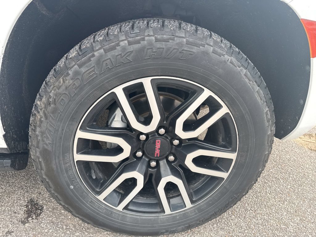 Used 2021 GMC Yukon XL AT4 w/ AT4 Premium Package AWD/4WD image 8