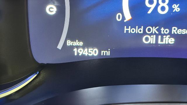 Used 2022 Chrysler Pacifica Touring-L image 10