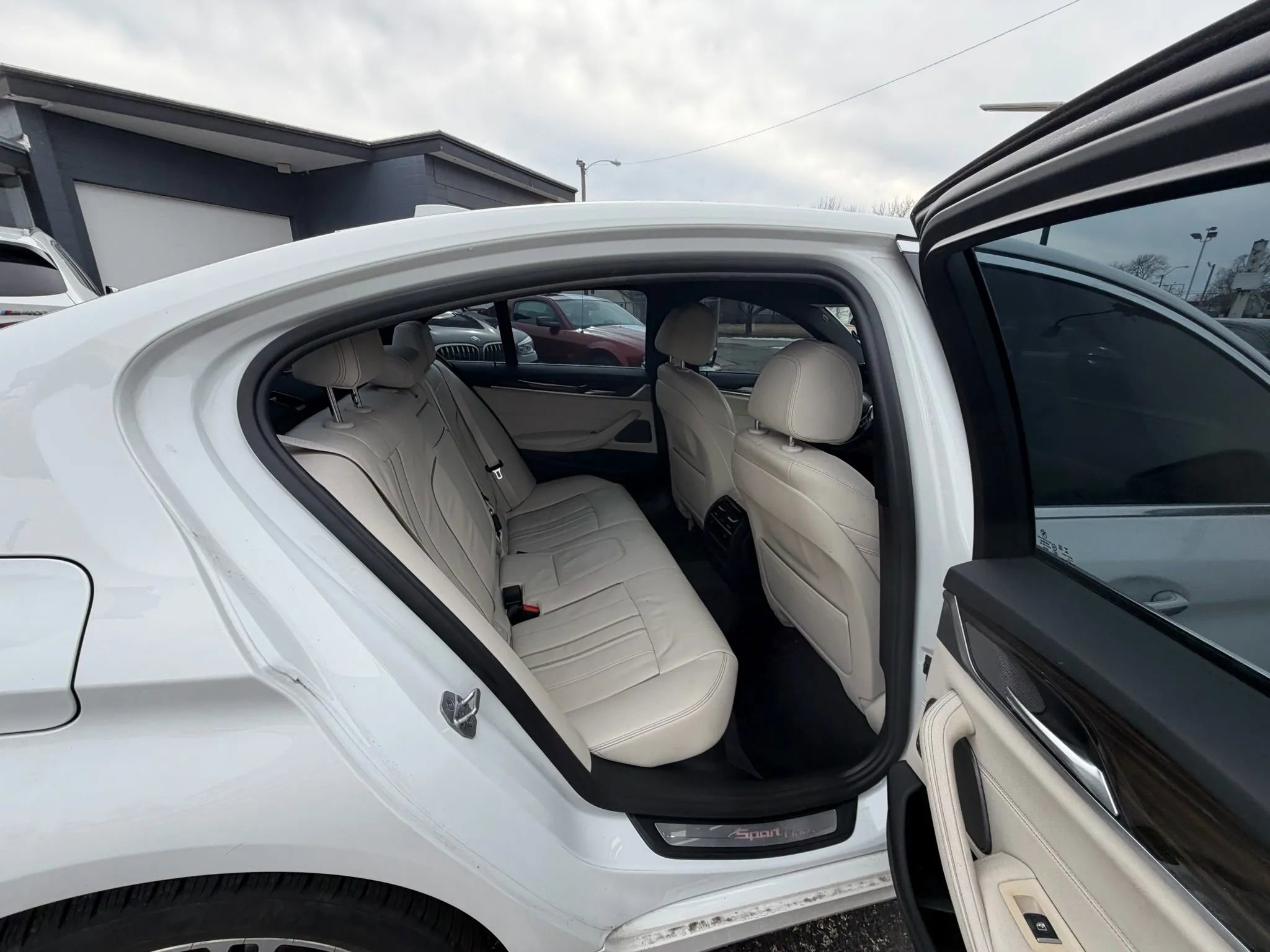 Used 2017 BMW 530i xDrive image 18