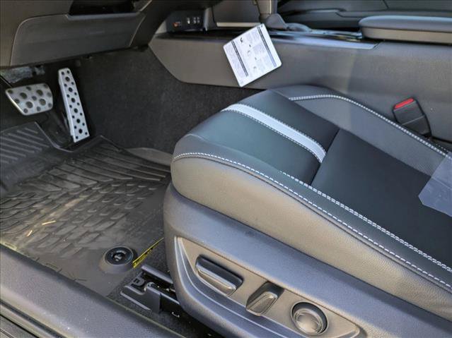 New 2026 Toyota Camry SE FWD image 4