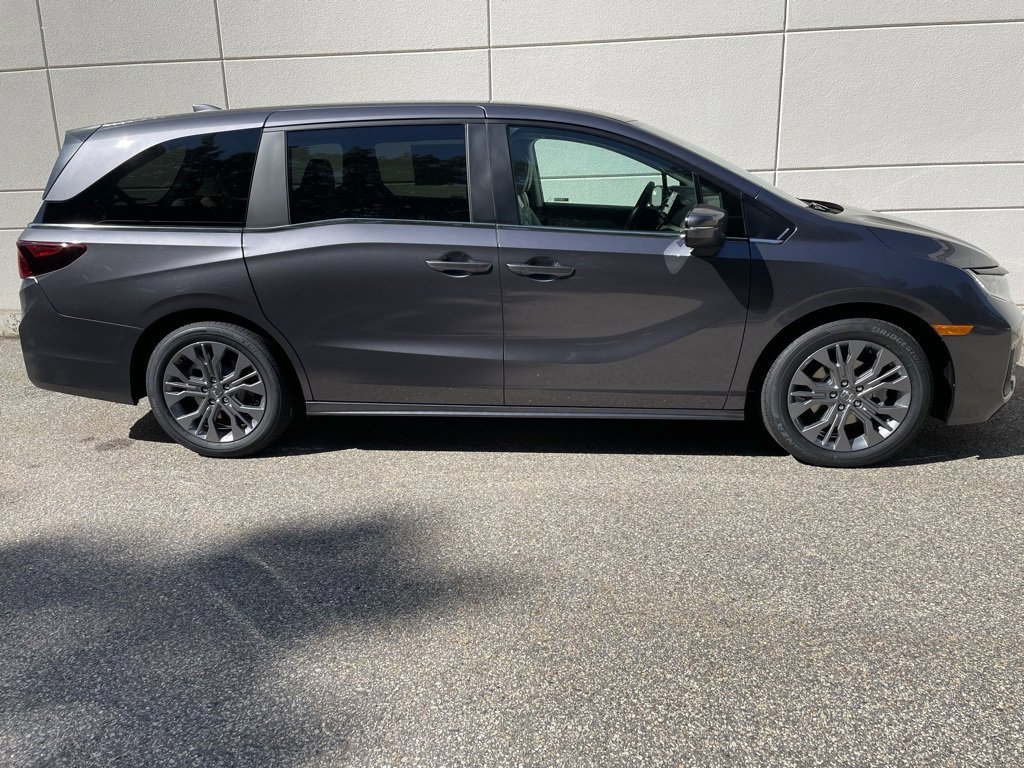 New 2026 Honda Odyssey Touring image 5
