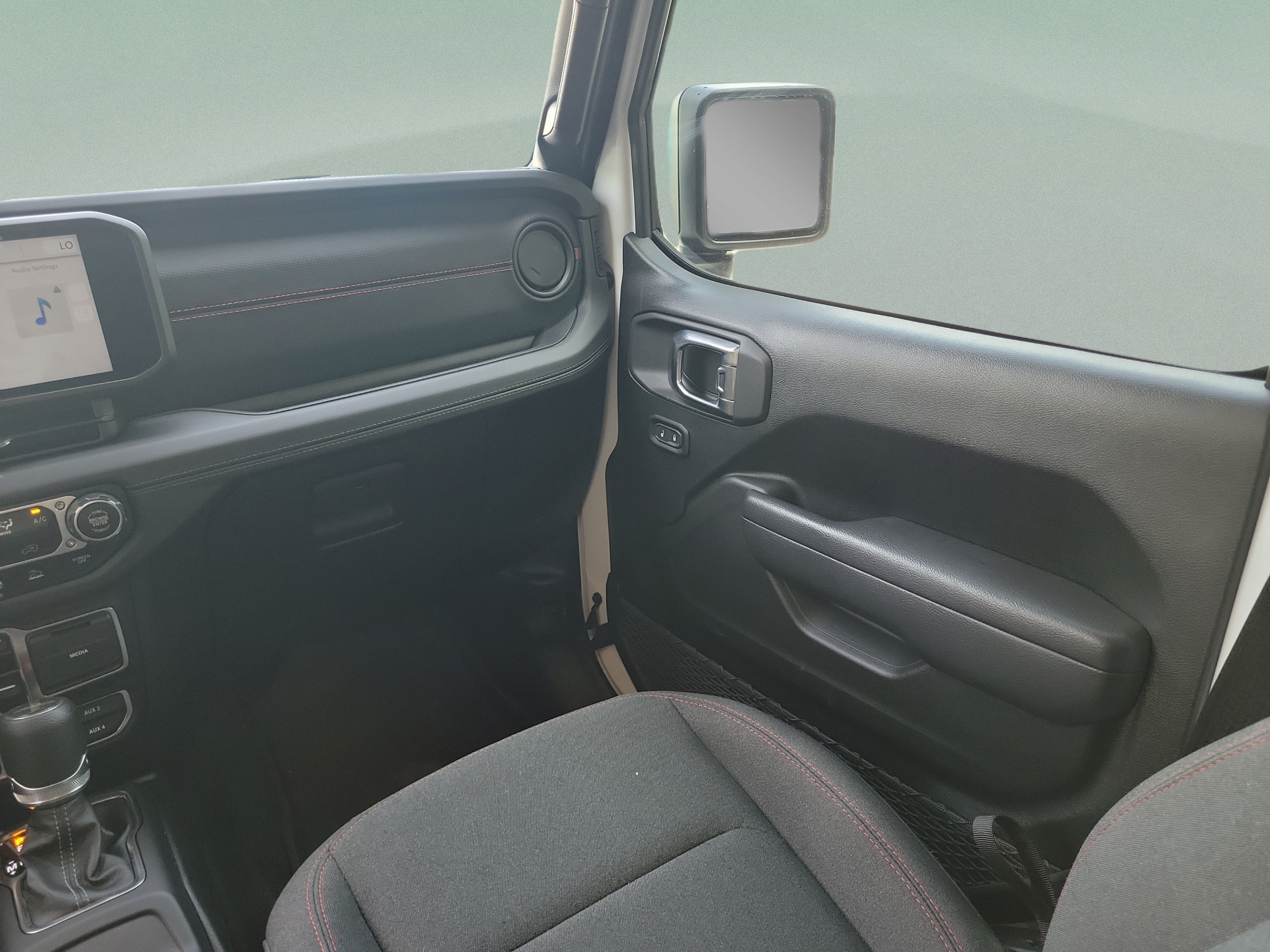 Certified 2025 Jeep Gladiator Rubicon w/ Safety Group AWD/4WD image 10
