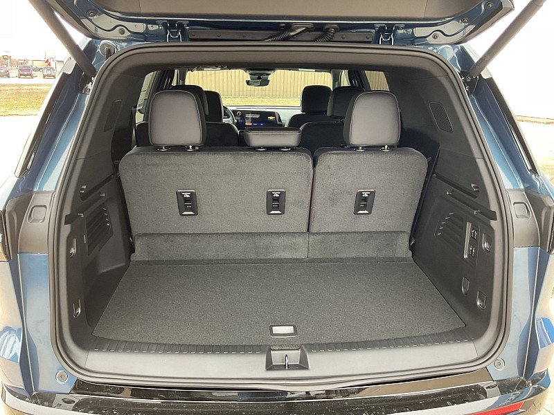 New 2026 Chevrolet Traverse High Country FWD image 18