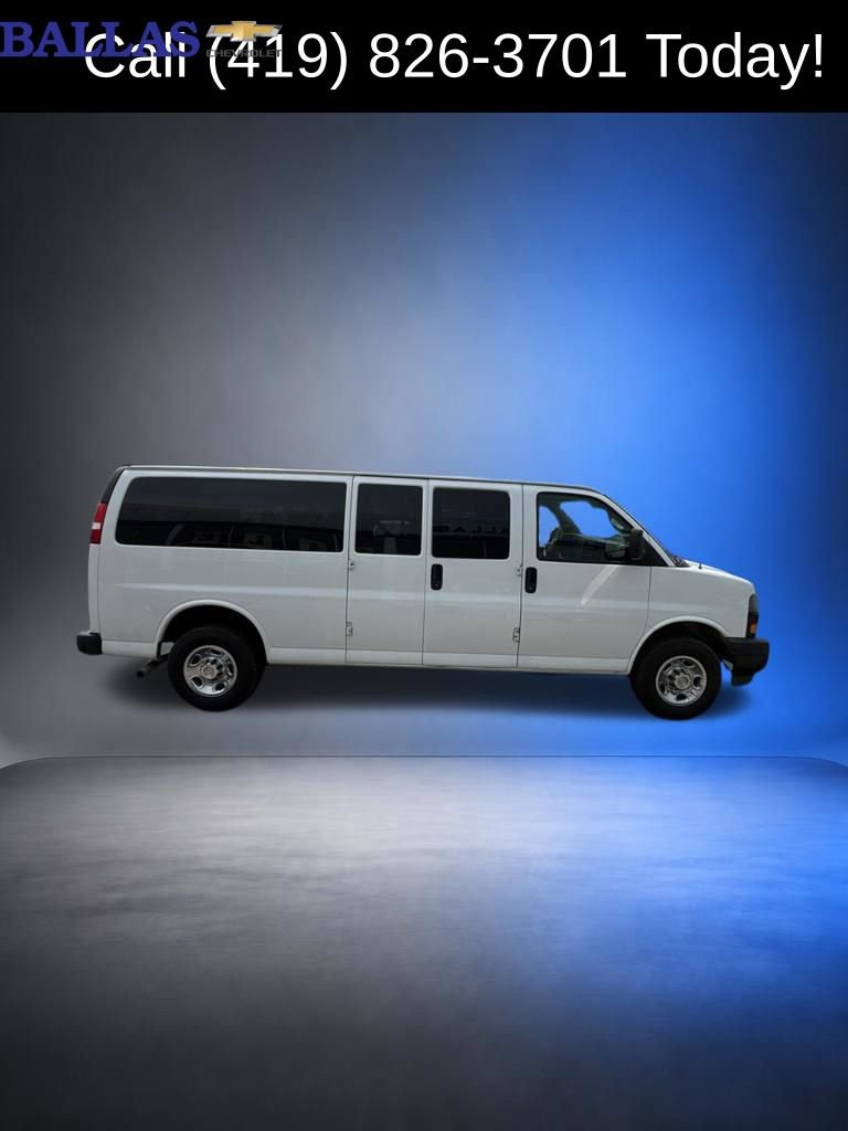 Used 2022 Chevrolet Express 3500 LS RWD image 3