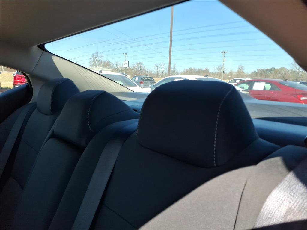 Used 2025 Nissan Altima 2.5 SV image 11