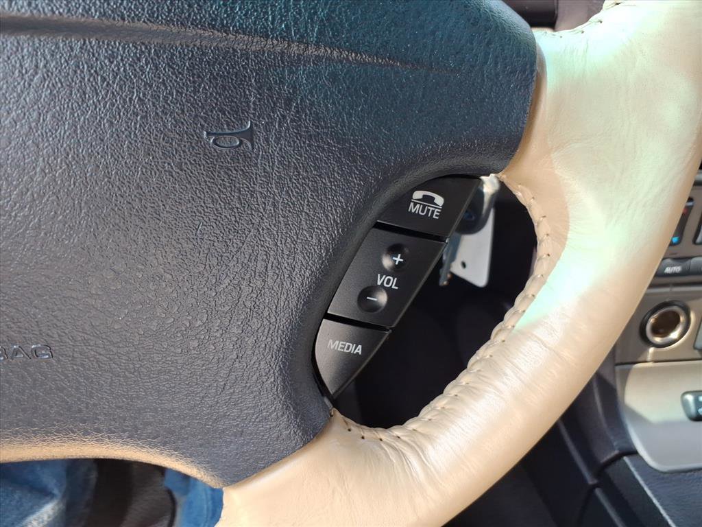 Used 2005 Ford Thunderbird Deluxe image 14