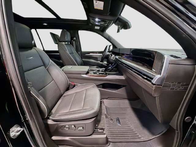 Used 2025 Cadillac Escalade ESV Premium Luxury w/ Touring Package AWD/4WD image 25