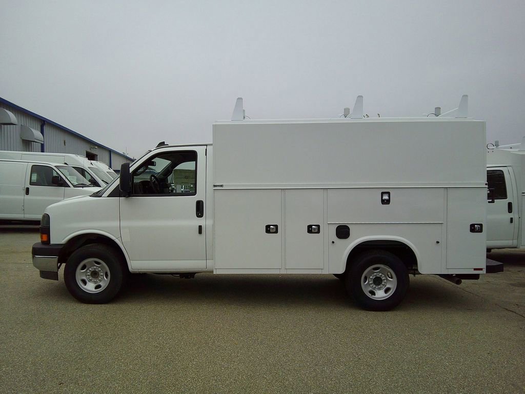 New 2025 GMC Savana 3500 w/ Power Convenience Package image 4