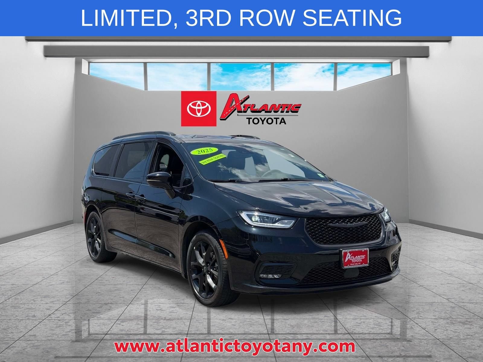 Used 2025 Chrysler Pacifica Limited FWD video 1