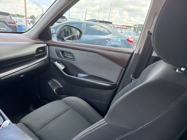 Used 2023 Nissan Rogue S image 15