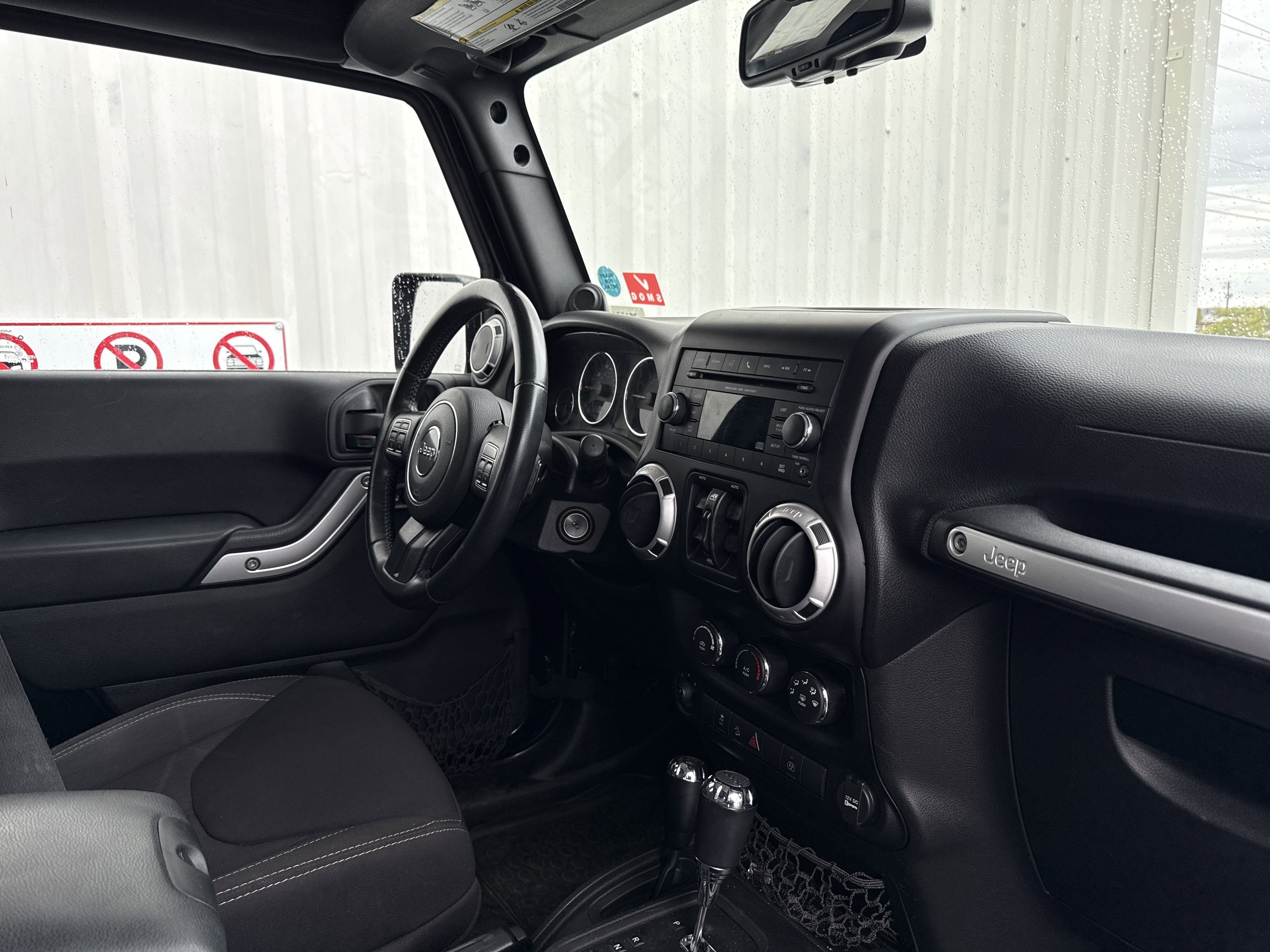 Used 2014 Jeep Wrangler Unlimited Rubicon w/ Connectivity Group image 34