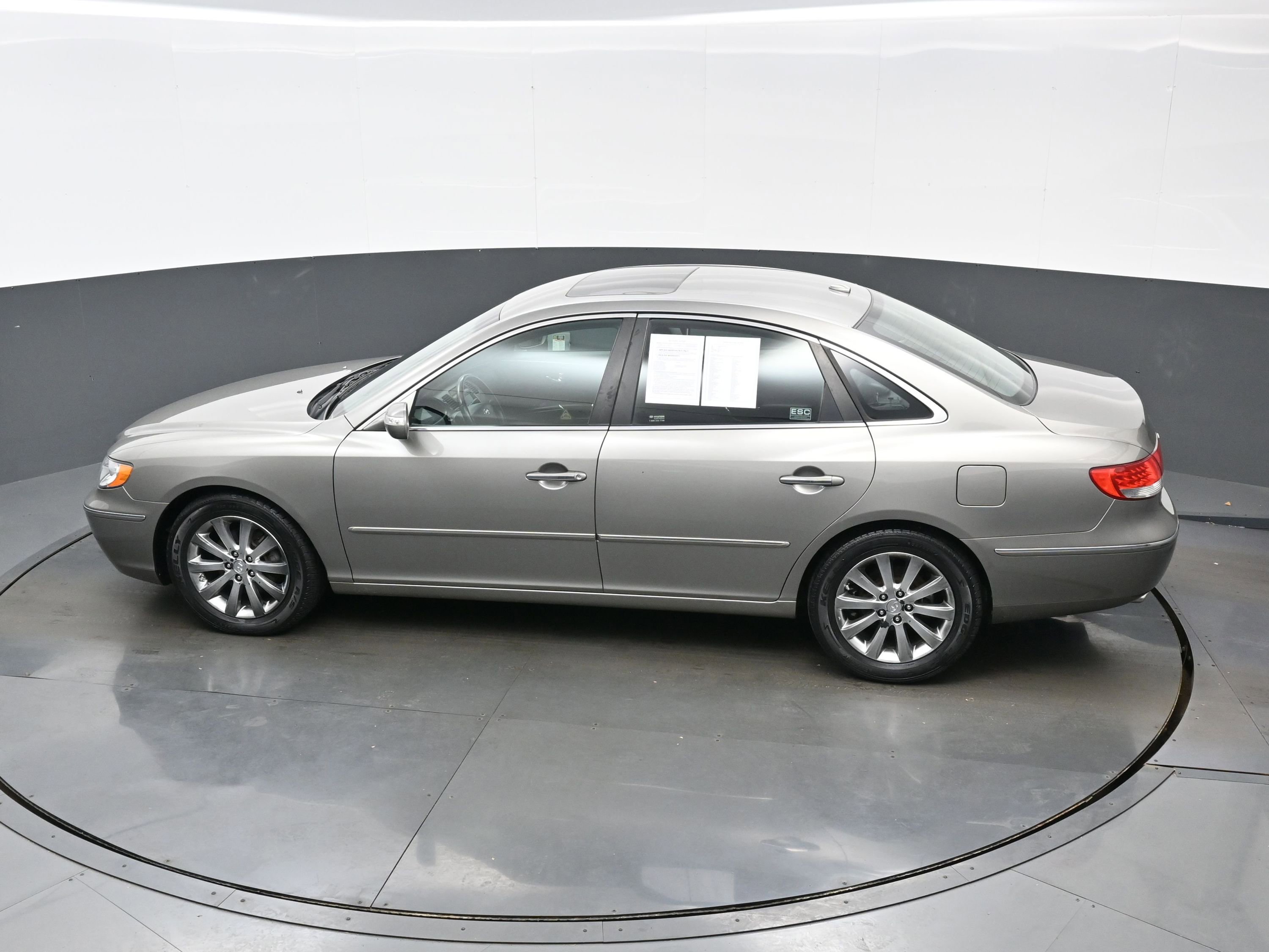 Used 2009 Hyundai Azera Limited w/ Ultimate Navigation Pkg 4 FWD image 33