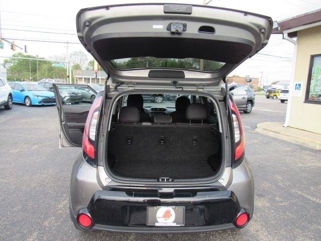 Used 2016 Kia Soul + FWD image 29