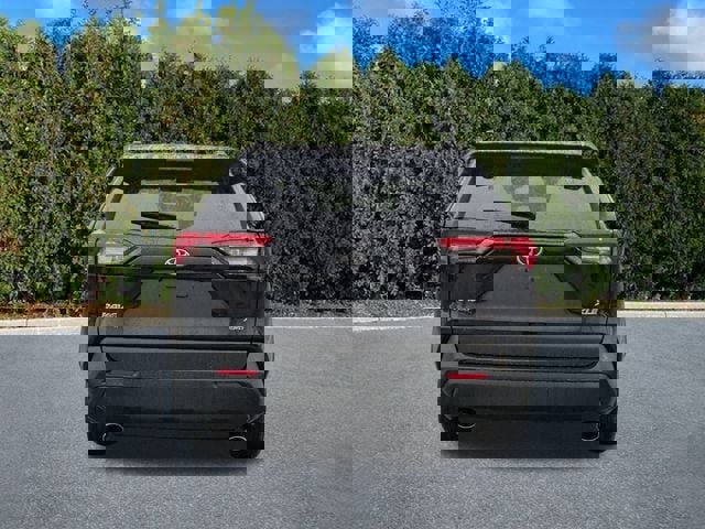 Used 2025 Toyota RAV4 XLE w/ Convenience Package image 5