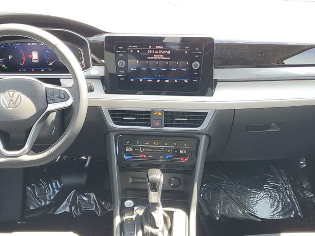 New 2025 Volkswagen Taos SEL image 28