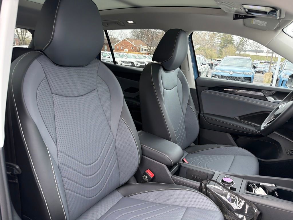 New 2026 Volkswagen Tiguan SE image 33