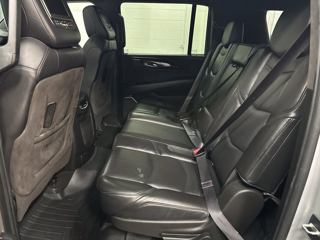 Used 2017 Cadillac Escalade ESV Platinum AWD/4WD image 22