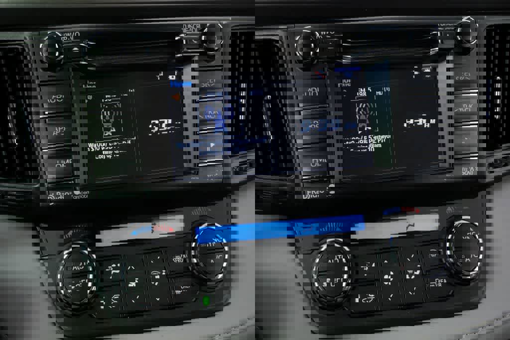 Used 2017 Toyota RAV4 XLE image 18