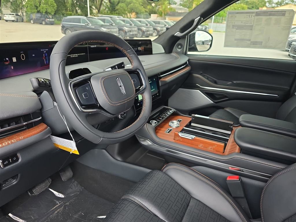 New 2025 Lincoln Navigator L Black Label image 12