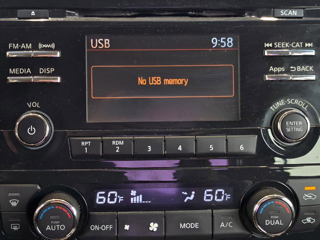 Used 2015 Nissan Altima 2.5 SV FWD image 12