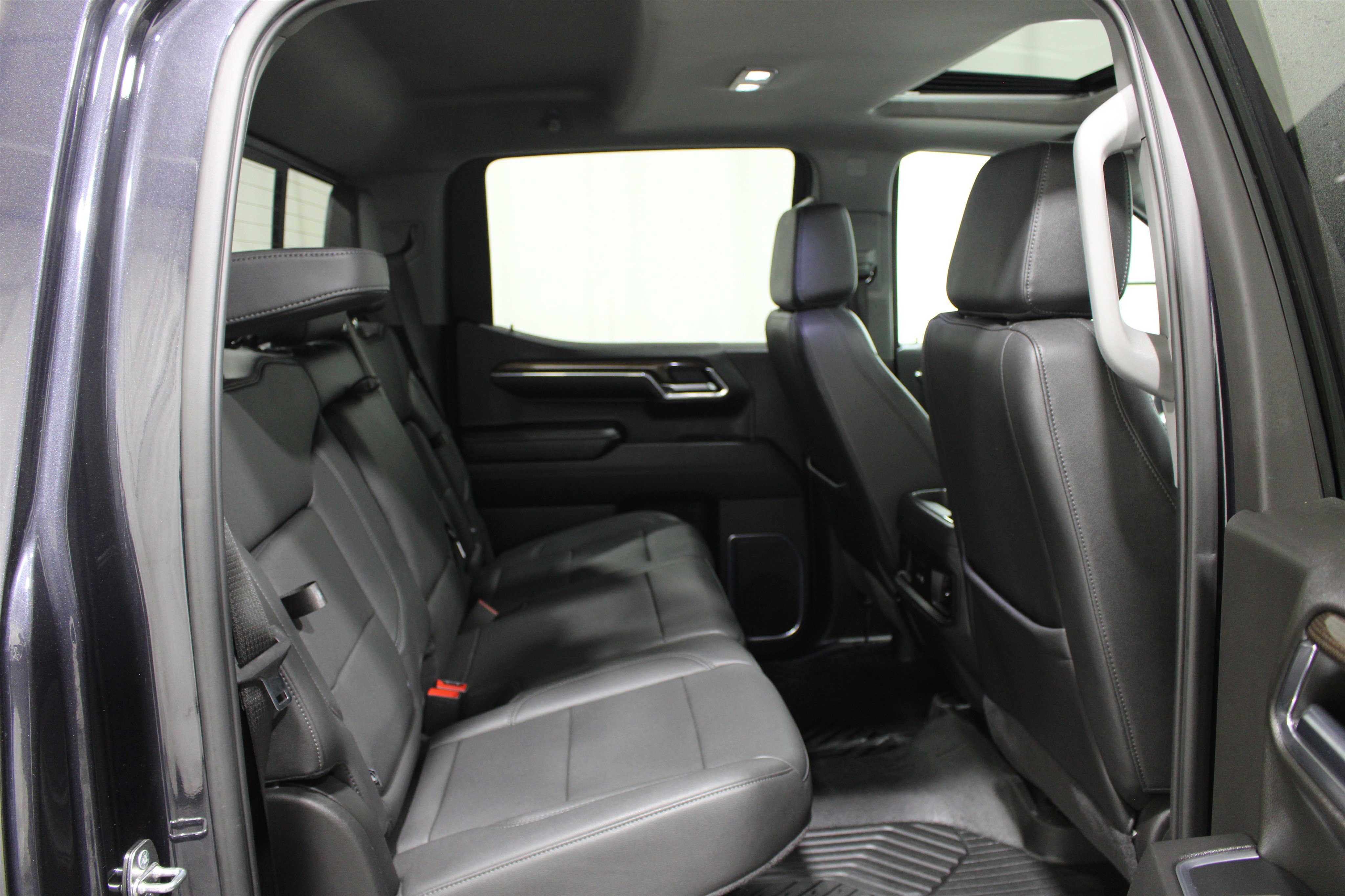 Used 2024 Chevrolet Silverado 1500 LT Trail Boss w/ LT Trail Boss Premium Package AWD/4WD image 23