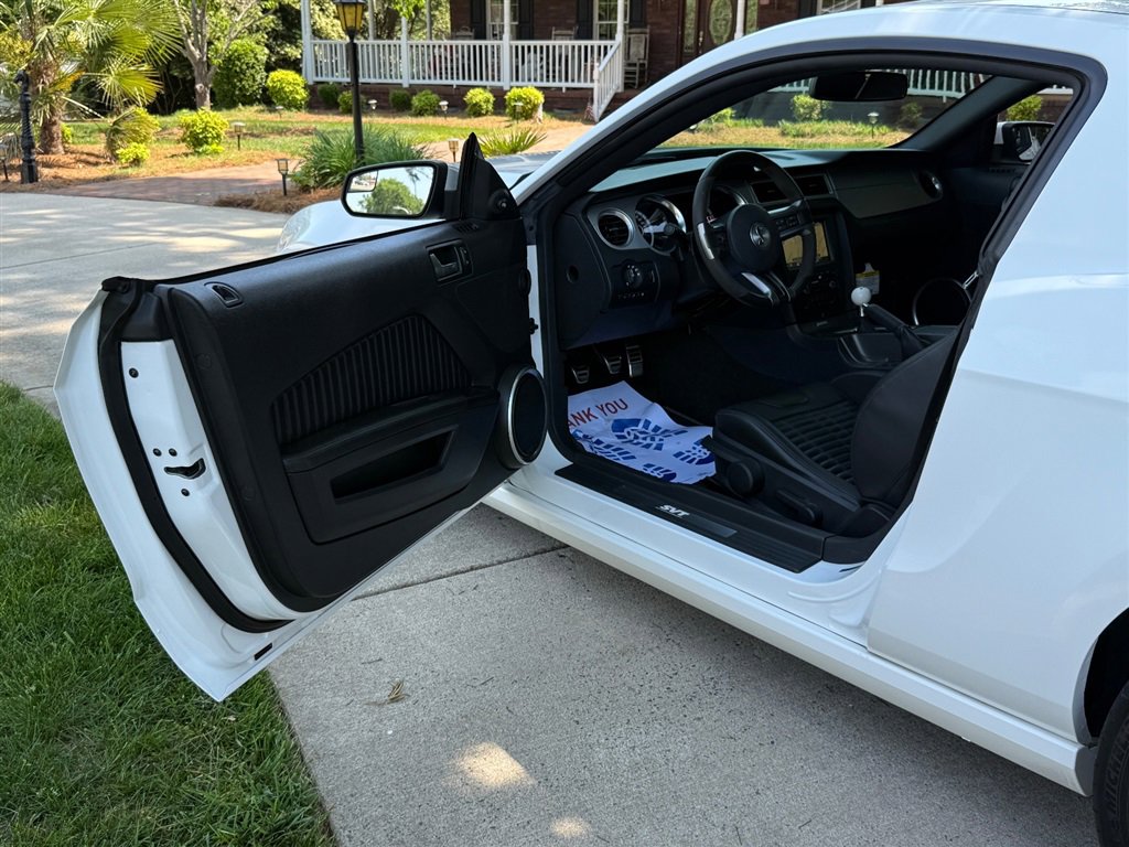 Used 2013 Ford Mustang Shelby GT500 image 34