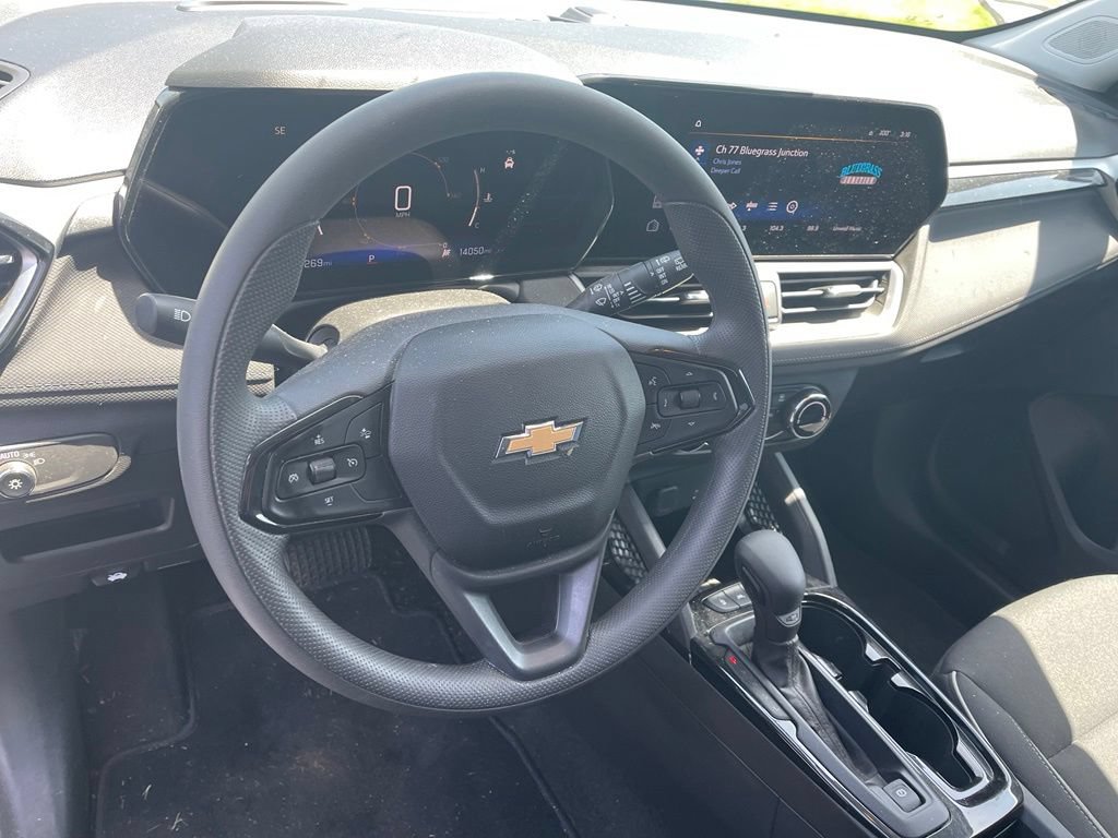 Used 2024 Chevrolet TrailBlazer LS w/ LS Convenience Package FWD image 9